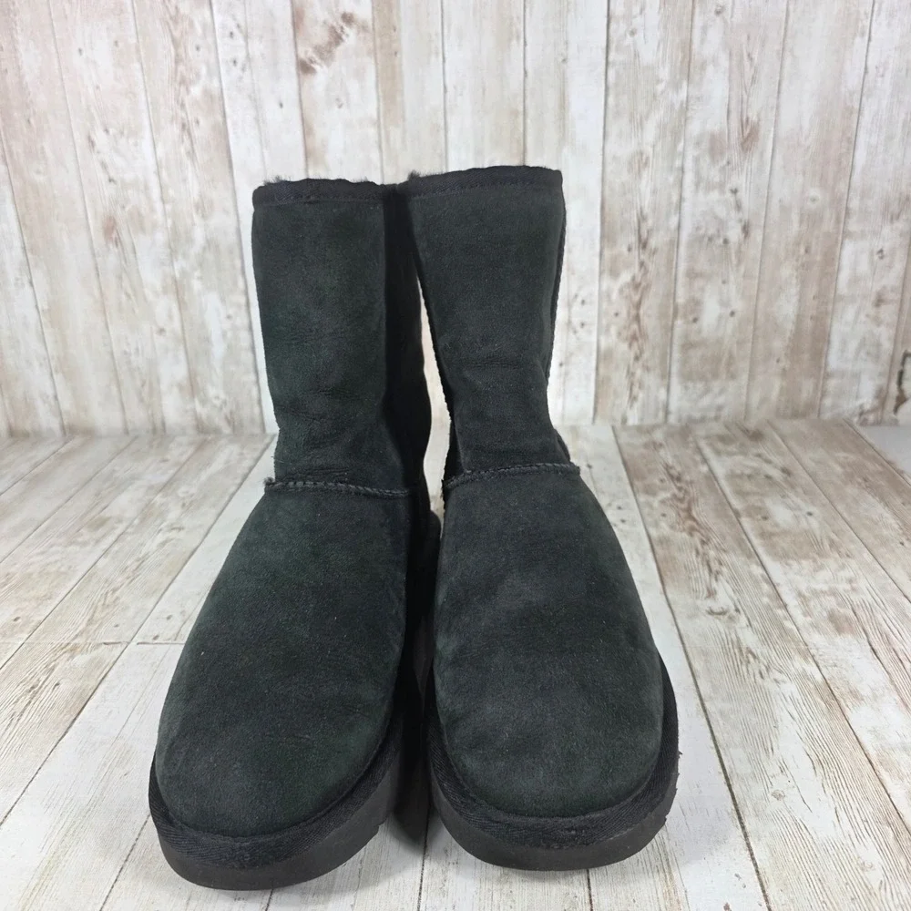 UGG step into